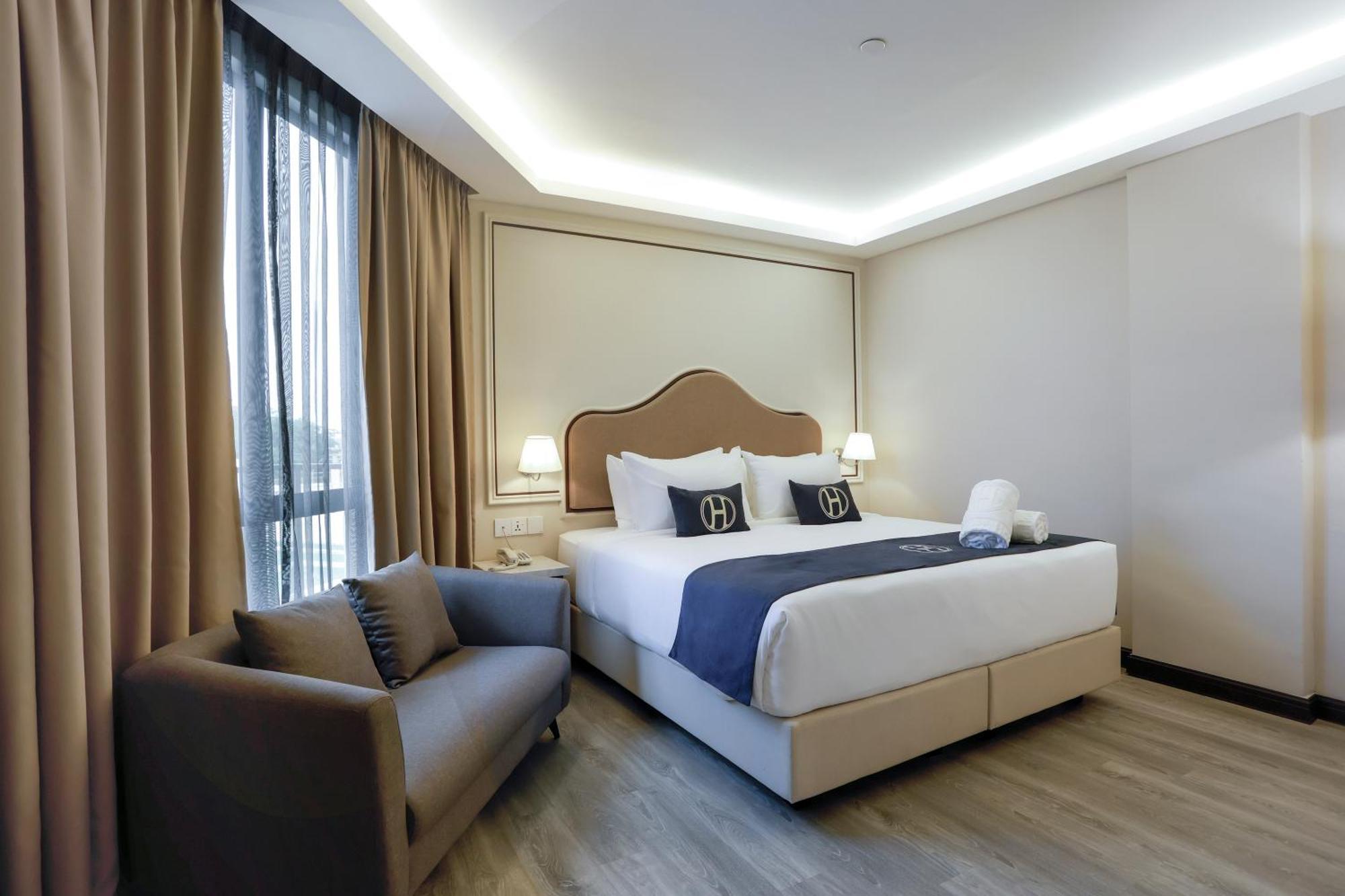 The Host Hotel Ipoh Exterior foto
